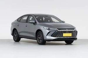 BYD Qin PLUS DM-i 55KM Edición Leading, Auto Sedán Híbrido Enchufable - Product Image 3