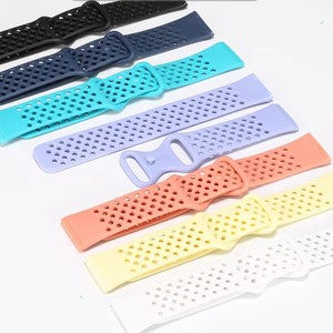 Trous respirants Bracelet en silicone sport pour <span class=keywords><strong>Fitbit</strong></span> <span class=keywords><strong>Versa</strong></span> <span class=keywords><strong>3</strong></span> Bracelets de montre pour <span class=keywords><strong>Fitbit</strong></span> Sense 2020 Accessoires de bracelet - Product Image 6