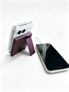 Banco de Energía Magnético para <span class=keywords><strong>iPhone</strong></span> Duo y <span class=keywords><strong>iPhone</strong></span> Regular con Revestimiento Excimer y Soporte, Cable de Salida Adicional - Product Image 2