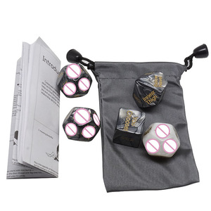 Lote pequeño, venta al por mayor, Juguetes sexuales de mármol blanco y negro poliédricos, juego de dados acrílicos de <span class=keywords><strong>5</strong></span> uds con bolsa en paquete, caja negra - Product Image 2