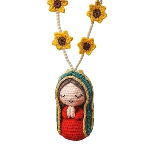 Muñeca Colgante para Espejo Retrovisor de la Virgen María, Tejida a Mano con Hilo de Girasol, Modelo RX-WO-030, Primavera 2026 - Product Image 1