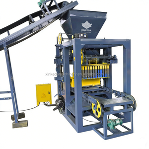 Macchina per Blocchi QT4-26, Attrezzatura per Mattoni in Cemento a Basso Investimento e Alto Profitto - Product Image 1
