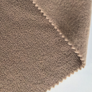 Tissu <span class=keywords><strong>polaire</strong></span> <span class=keywords><strong>Polartec</strong></span> uni teint en usine en Chine, 230 GSM, 100 % polyester, chaud, anti-boulochage, pour veste, manteau, chapeau, couverture - Product Image 2