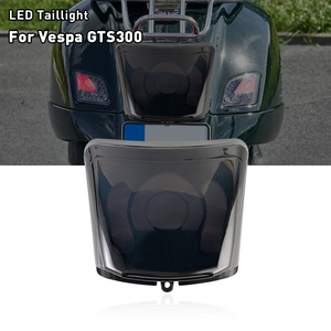 ไฟท้ายเลนส์ดำ Yongjin สำหรับ <span class=keywords><strong>Vespa</strong></span> GTS 300 - Product Image 2