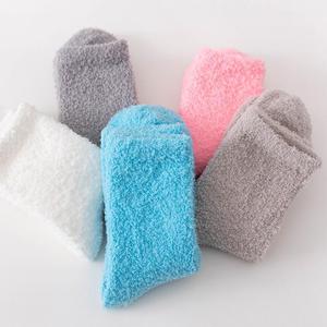 Haute élastique microfibre doux maison bas chaud moelleux équipage chaussettes de couchage classique couleur bonbon floue pantoufle chaussettes pour les femmes - Product Image 5
