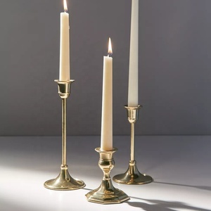 Bougeoir en métal antique Elizabeth Taper Design de lanterne élégante pour la décoration intérieure - Product Image 1