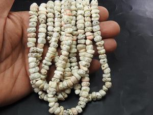 Perles de corail blanc brut polies, brin de 16 pouces, environ 4-8 mm, certifiées par un tiers, grossiste japonais, marque PMEGEMSBEADS, 10 brins - Product Image 3