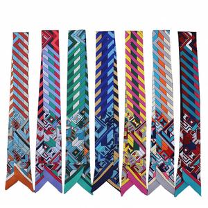 Écharpe longue en soie imprimée pour femme - Accessoire personnalisable pour le cou et les cheveux en tissu satiné sergé - Product Image 1