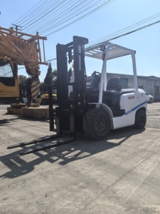 יפן המקורית השתמשה tcm מלגזה 3ton מנוע דיזל tcm לקרקזה 5טון 7 טון 10 טון למכירה