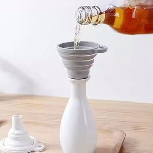 Best-Selling Food Grade Collapsible <b>Silicone</b> Funnel for <b>Kitchen</b> Gadgets Accessories - Product Image 3