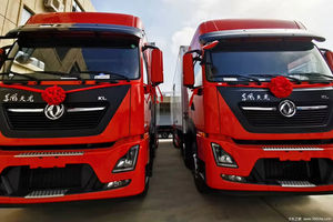 Dongfeng Tianjin KR Camion frigorifique diesel à toit élevé Chambre double Nouveau design Bonne qualité 4x4 Roues motrices manuelles Fourgonnette <span class=keywords><strong>d</strong></span>'<span class=keywords><strong>occasion</strong></span> - Product Image 4