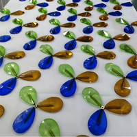 Pendentif décoratif mural en verre ajouré en forme de trèfle de cristal, à facettes 3D, pour cloisons d'hôtel et murs de fond d'événements de mariage