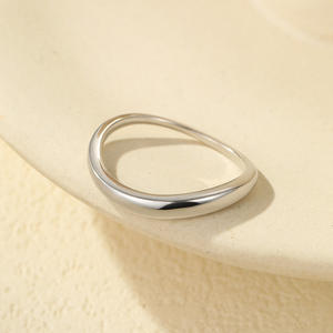 Bijoux de mode, bague géométrique en argent sterling S925 plaqué or avec pavé de CZ, bague empilable pour femmes - Product Image 4