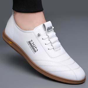 T3OPA Mocasines de cuero negro para hombre, zapatos informales suaves y cómodos para el trabajo y el uso diario - Product Image 2