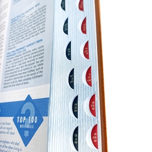 Bibbia Spagnola Personalizzata in Pelle PU Marrone con Logo in Rilievo e Indici a Linguetta per Regalo di Chiesa e Uso Religioso - Product Image 6