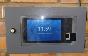 Trung Quốc Nhà Sản Xuất FP07 7 ''Android Di Động Máy Tính Bảng Vân Tay NFC <span class=keywords><strong>RFID</strong></span> Thời Gian Chấm Công - Product Image 5