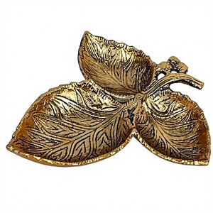 Décoration d'intérieur et cadeaux, plat à feuilles florales en aluminium Art Déco, plateau à fruits secs pour le Ramadan et Diwali - Product Image 1