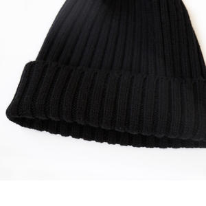 Chapeau d'hiver en fourrure tricoté avec logo personnalisé <span class=keywords><strong>Bonnet</strong></span> en fourrure avec <span class=keywords><strong>pompon</strong></span> Bonnets pour femmes <span class=keywords><strong>Bonnet</strong></span> d'hiver chaud en tricot - Product Image 6