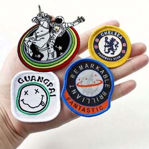 Parches Termoadhesivos Personalizados para Sudaderas, Bordados con Diseño de Astronauta, para Decorar Ropa - Product Image 1