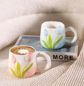 Tazza di ceramica <span class=keywords><strong>tulipano</strong></span> alta estetica dipinta <span class=keywords><strong>a</strong></span> mano sotto-smalto colore gradiente goffrato cartone animato fiore coppia tazza di acqua - Product Image 3