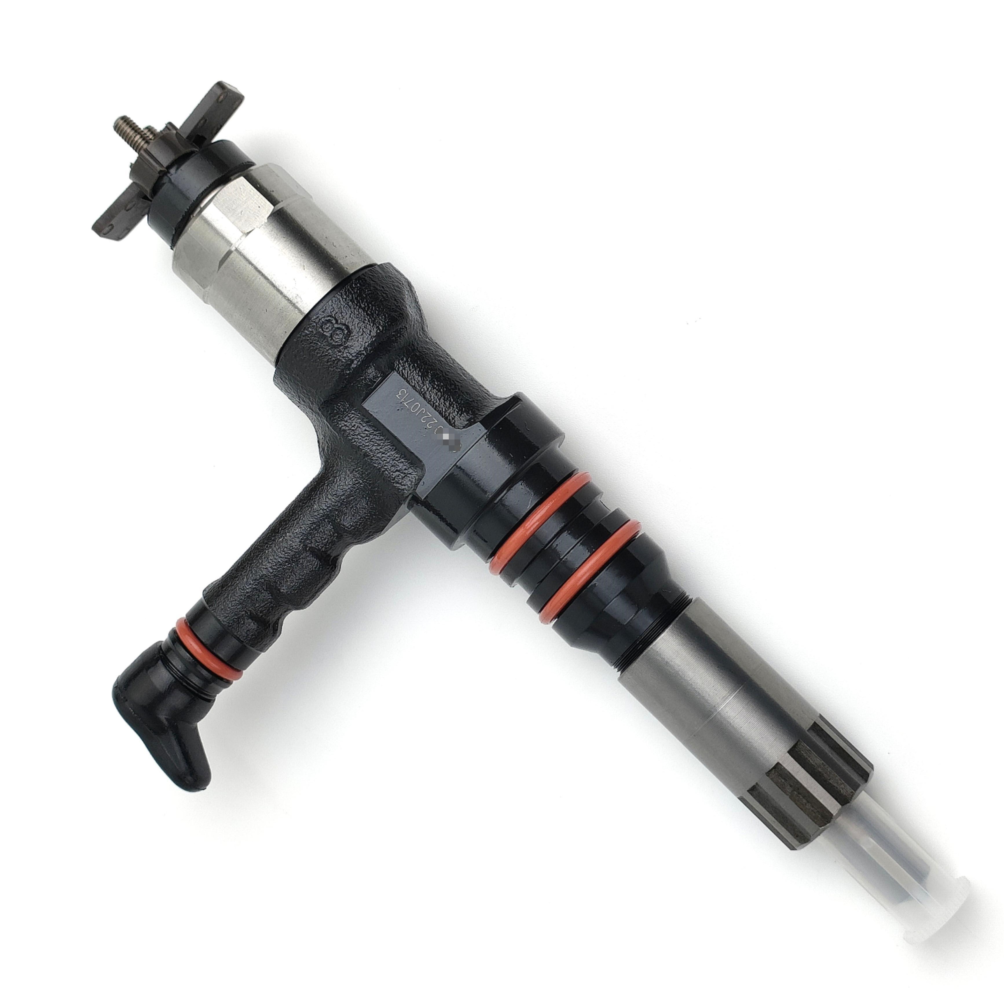 High Quality Common Rail Fuel Injection Nozzle 095000-6070 Diesel Fuel Injector 6251-11-3100 For KOMATSU