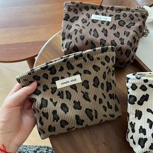 Bespoke Studio Artist Makeup Case-Zipper Closure Fashion Paint-Splattered Canvas Design Custom <strong>Palette</strong> Colors - Product Image 6