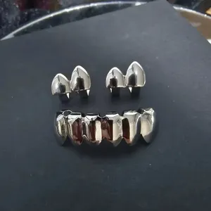 Ensemble brillant Hip Hop à la mode Grillz mode dents Grillz ensemble <span class=keywords><strong>de</strong></span> grilles supérieures et inférieures avec ensembles <span class=keywords><strong>de</strong></span> grilles à dents <span class=keywords><strong>de</strong></span> <span class=keywords><strong>vampire</strong></span> brillantes en silicone - Product Image 6