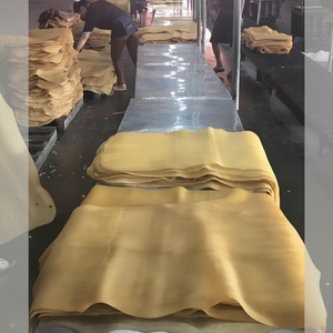 Distribuidor de Vietnam suministra CAUCHO NATURAL Grado 1 hojas acanaladas ahumadas compatibles con RSS1 - Product Image 1