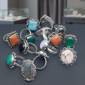 Lot de bagues en pierres précieuses, lot de bagues de formes et tailles variées, lot de bagues mélangées, bague en pierres précieuses naturelles mélangées, bague de créateur - Product Image 4
