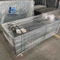 Canaux de câblage perforés légers de 50 mm de hauteur, avec fentes de 0,6 mm d'épaisseur