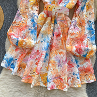 Robe Courte Élégante pour Femme, Col Montant, Manches Longues Bouffantes, Ceinturée, Motif Floral Coloré en Dentelle, Coupe Trapèze, Idéale pour Soirées Décontractées
