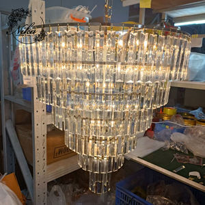 Lampadario NIKA in Metallo Dorato e Cristallo con Supporto per Decorazione Soffitto di Sale Banchetti per Matrimoni ed Eventi - Product Image 4