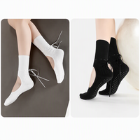 Chaussettes de yoga mi-mollet antidérapantes pour l'été, nouveau design sans talon avec cordon de serrage, idéales pour le Pilates, la danse, le fitness et les exercices au sol