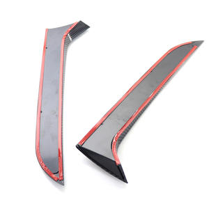 Alerón Trasero Volkswagen de Plástico Negro Brillante con Patrón de Fibra de Carbono, Par para Modificación de Parachoques Tiguan - Product Image 1