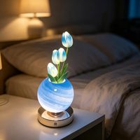 Mini-Nachtlicht Realistischer Blumenstrauß Tischlampe Dekorativer Artikel für Schlafzimmer Traumhafte Planetenlampe