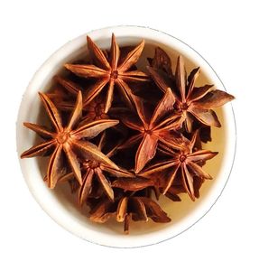 Anis étoilé entier, épices brunes en forme d'étoile, assaisonnement à base de plantes pour la cuisine et l'arôme - Product Image 1