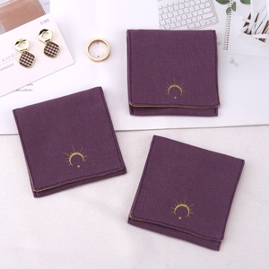 Pochette à bijoux de luxe en coton et lin violet avec logo personnalisé imprimé, petit sac à bijoux à rabat en coton - Product Image 5