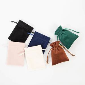 Bolsa de Terciopelo Negra Personalizada con Logotipo 2700356, Bolsa de Regalo Suave con Cordón, Bolsa de Joyería de Terciopelo para Promoción - Product Image 4