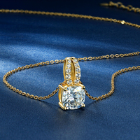 Set di Gioielli in Argento Sterling 925 con Orecchini Rotondi in Moissanite da 6,5mm e Collana con Pendente in Moissanite a Cuscino 8x8mm, Forma a Oliva Cava