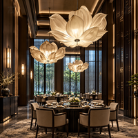 Lustre suspendu moderne et créatif en forme de fleur de lotus, en tissu fait main, pour hall d'hôtel, restaurant, mariage