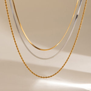 Collares de cadena cubana de acero inoxidable chapados en oro PVD de 18 quilates, cadena retorcida de <span class=keywords><strong>tres</strong></span> capas, collares geométricos para mujer, joyería clásica - Product Image 1