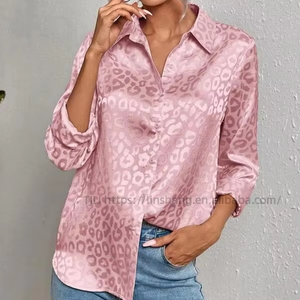 เสื้อเชิ้ตสตรีแขนยาวคอปกแบบกระดุมเปิด - Product Image 1