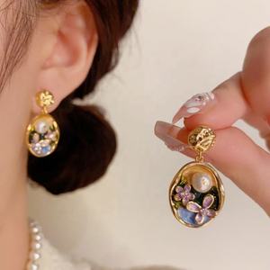 Pendientes de Oro con Diseño Geométrico de Perlas de Imitación y Diamantes al Estilo Retro Francés, Modernos y Versátiles para Mujer, Diseño de Nicho, Ideales para Fiestas - Product Image 1