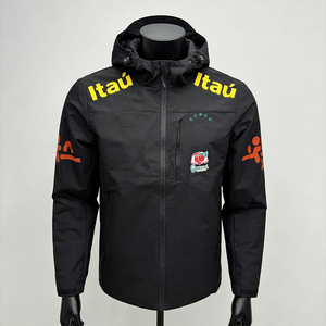 Vestes de football style brésilien en gros, vestes coupe-vent à capuche pour hommes, hauts décontractés pour les sports de plein air. - Product Image 5