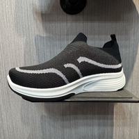 Baskets décontractées respirantes en maille Flyknit à plateforme, légères, souples, à semelle épaisse, absorbant les chocs et antidérapantes pour la marche
