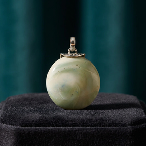 Pendentif en jade naturel, argent 925, classique, minimaliste, solitaire, unisexe, à porter au quotidien - Product Image 3