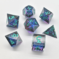 Ensemble de 7 dés géométriques marbrés, faits à la main, pour Dungeons and Dragons, en résine, à bords tranchants, gravés, pour jeux de société