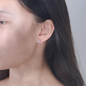 Fabrika özel en popüler ekonomik profesyonel tasarımcı tasarım sterlini 925 gümüş güneş çiçek aytaşı küpe - Product Image 4