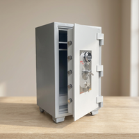 El caja fuerte YUNOS YNX-100E es adecuado para guardar objetos de valor en oficinas, pequeños comercios y lugares similares.