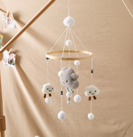 Mobile musical nordique en macramé fait main pour berceau et chambre d'enfant, décoration suspendue